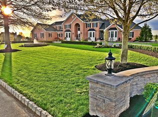 3 Crest Circle Dr, Millstone Township, NJ 08510