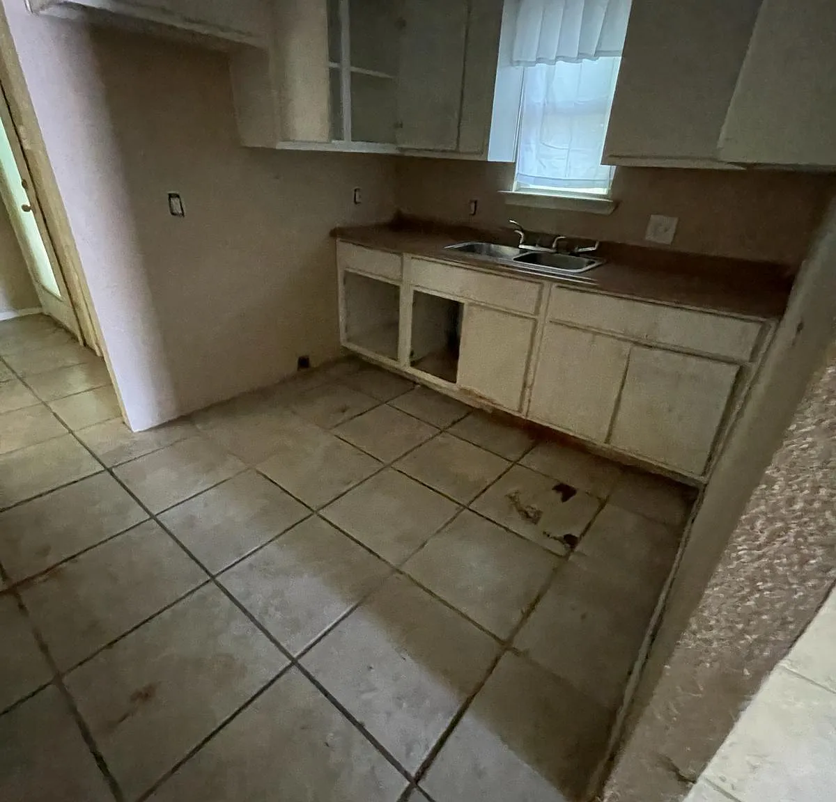 3 bed, 814 sqft, $1,695 — Photo 4