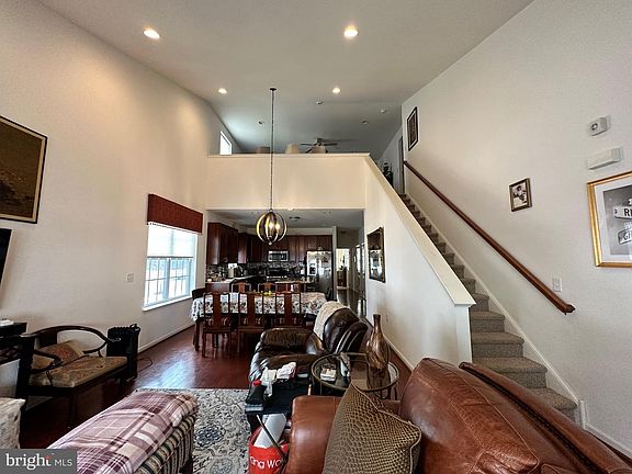3rd image of 15153 Sunflower Dr