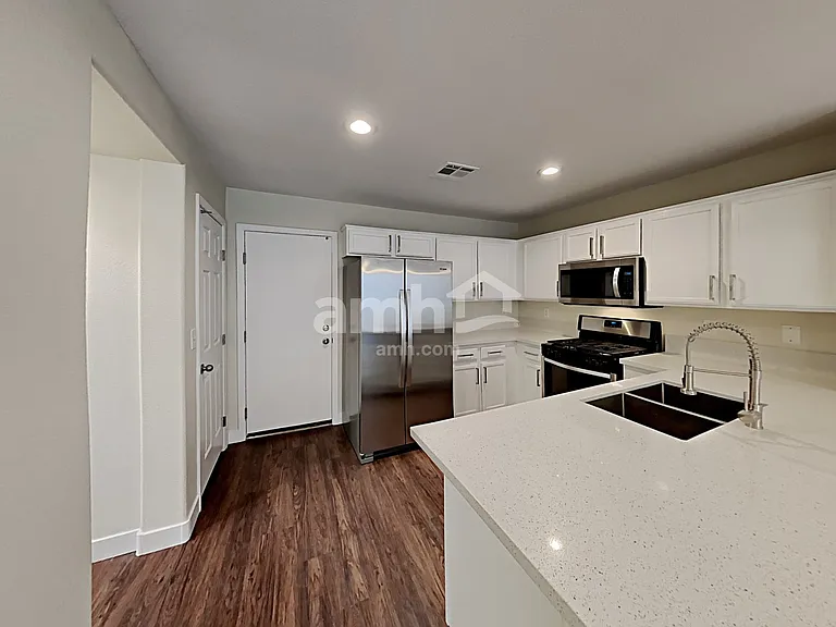 9438 Havasu Canyon Ave — Photo 4