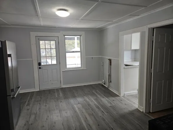 79 Cross Street, 79 Cross St #2R, Southbridge, MA 01550