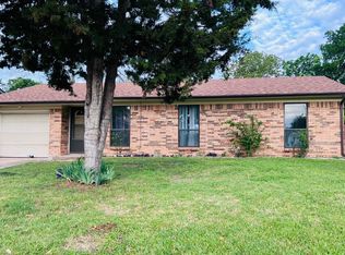2405 Donna Dr, Grand Prairie, TX 75051