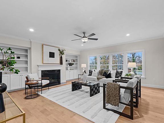 2nd image of 604 Ashmont Dr