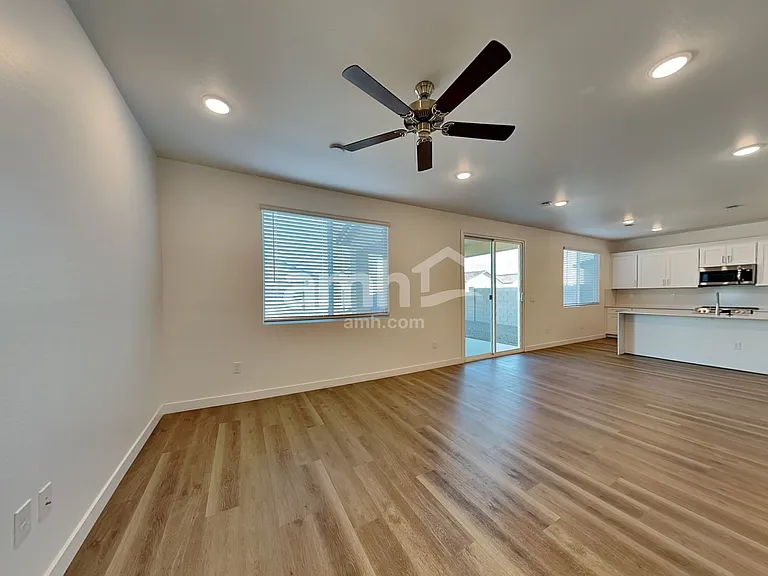12523 W Flynn Ln — Photo 7