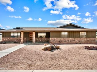 2205 E Fox St, Mesa, AZ 85213