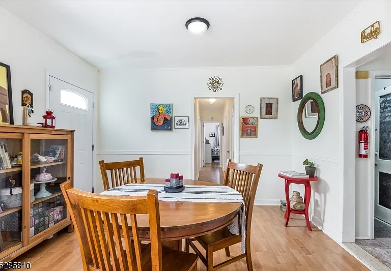 33 Linden Ave — Photo 10