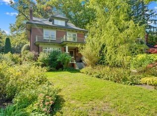 32 Hollywood Cres, Toronto, ON M4L2K5