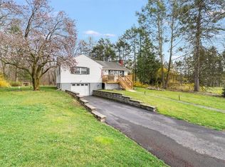 40 Mountain View Ter, Walden, NY 12586
