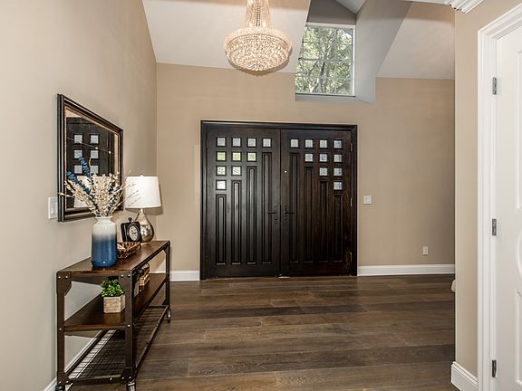 4th image of 20385 Saratoga Los Gatos Rd