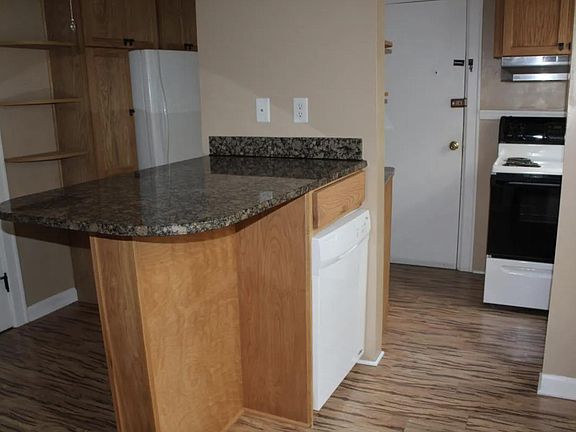 2nd image of 4538 Jarboe St #5
