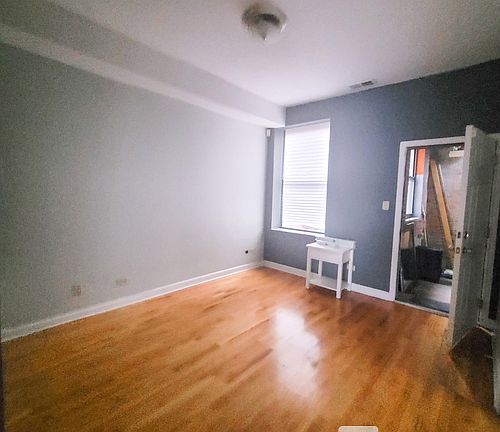 4th image of 2541 W Cortez St APT 2R