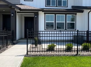 208 N Stratus Way, Eagle, ID 83616