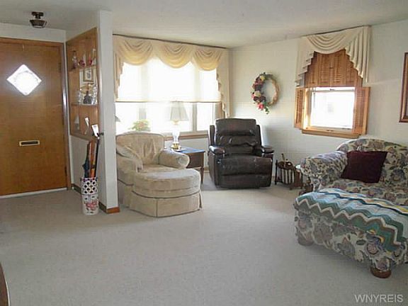 3rd image of 1120 Parker Blvd