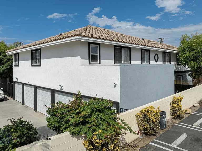 875 N. Olive St. — Photo 8