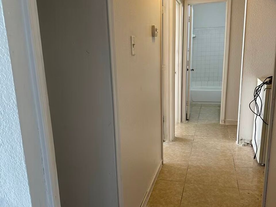1st image of 1513 Lavendale Ln