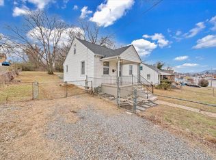 3222 Plantation Rd NE, Roanoke, VA 24012