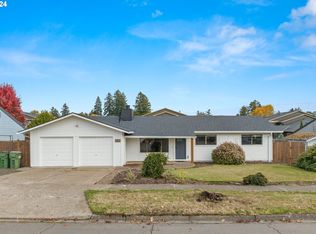 1229 N Pennington Dr, Newberg, OR 97132