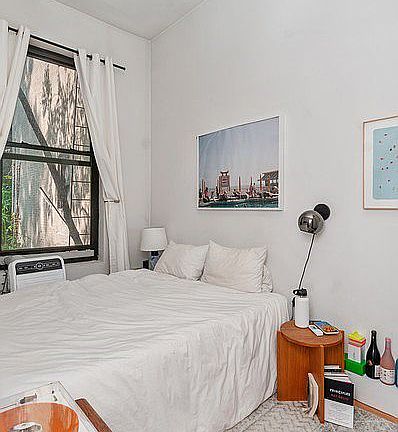 4th image of 264 E 10th St APT 2