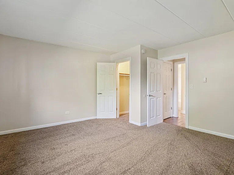 Regents Park Apartments — Photo 25