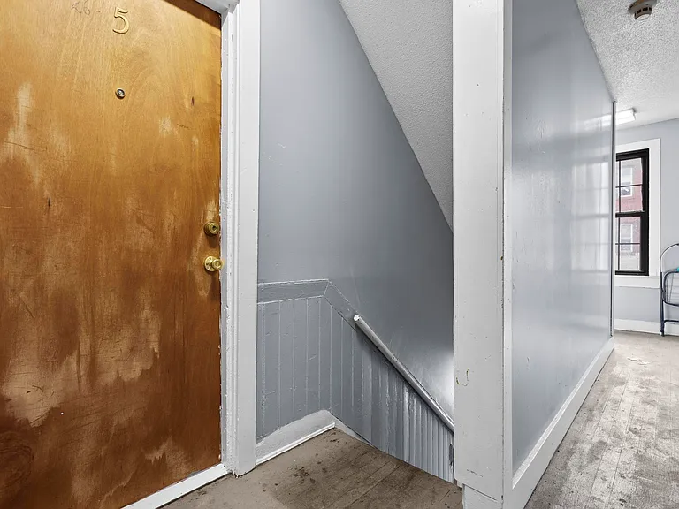 26-28 Lawrence St #26-5 — Photo 14
