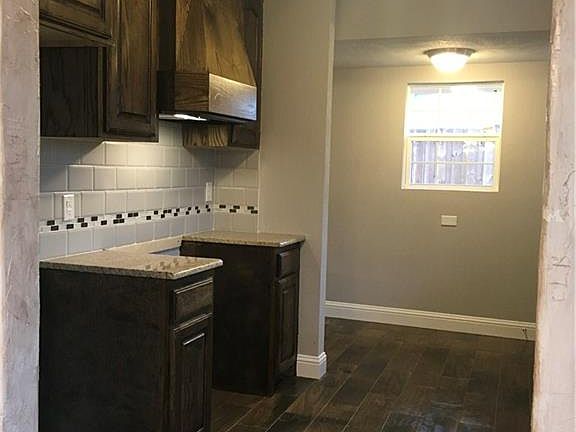 4th image of 1508 Woodlawn St