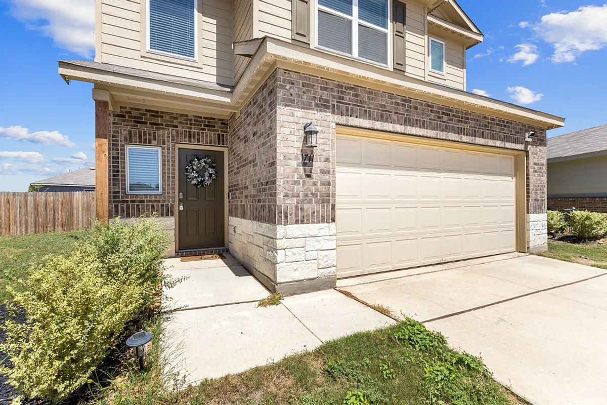 Building Photo - 1711 Cody Clf