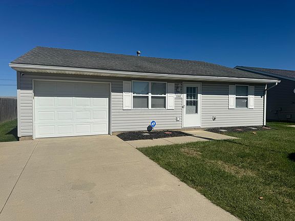 2nd image of 1366 Montego Dr