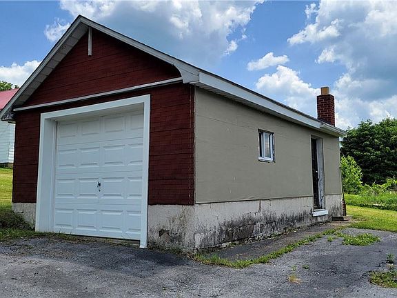 2nd image of 728 Main St