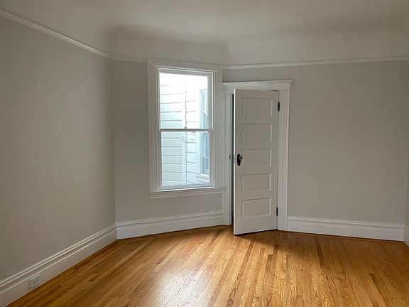 3rd image of 3-4262 24th St #3