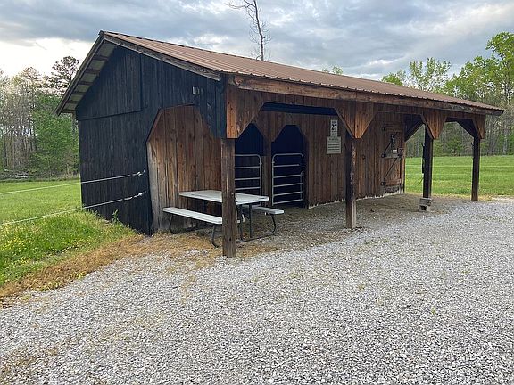 2 stall barn large tackroom