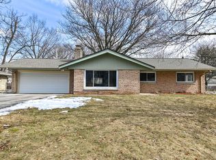 1540 N 117th St, Wauwatosa, WI 53226