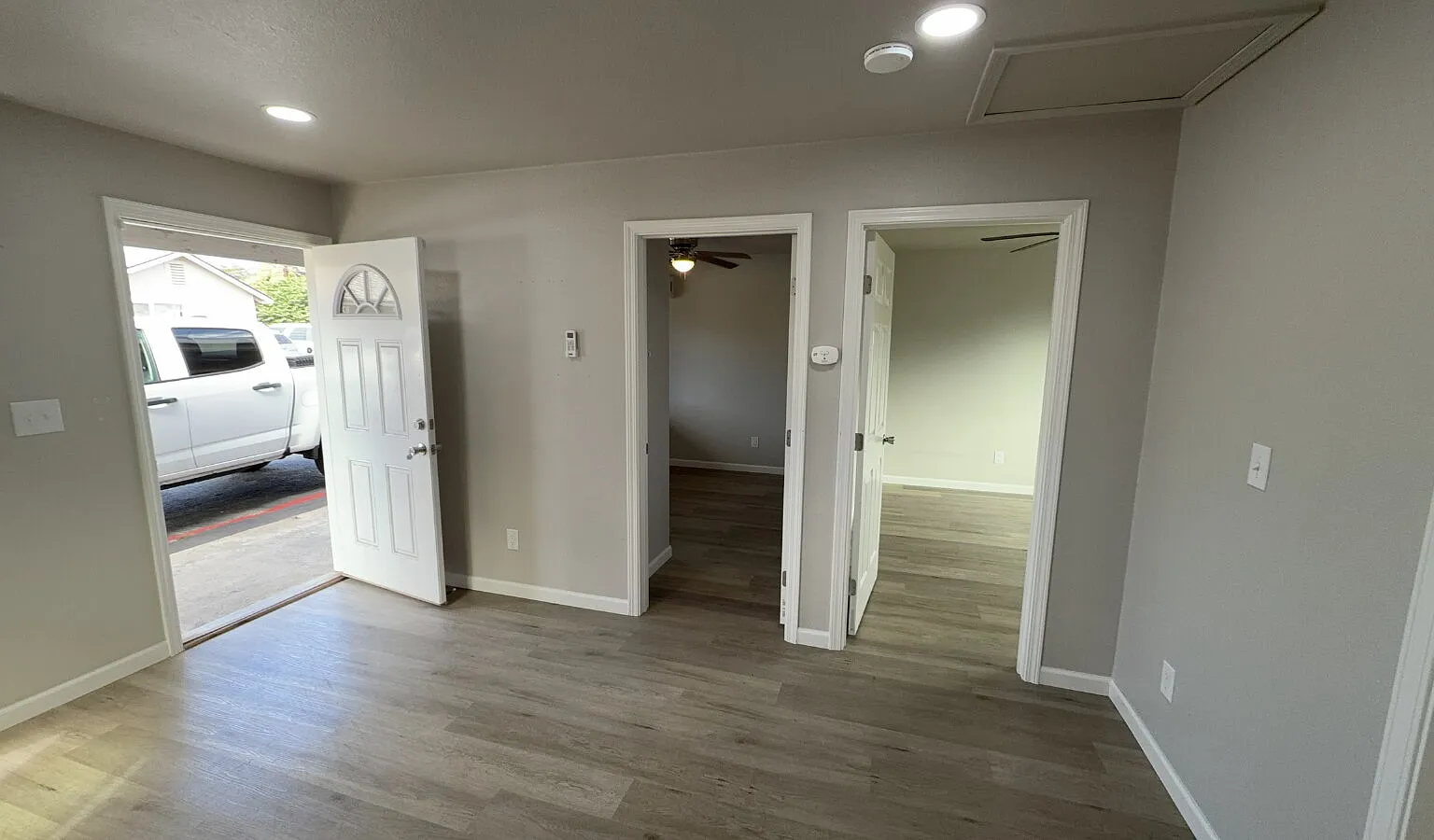 2 bed, 1.0 bath, $1,250 — Photo 2
