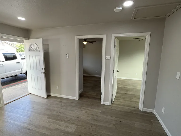 1855 D St #10 — Photo 2