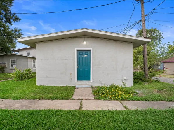 806 3rd Ave N APT 12 1/2, Texas City, TX 77590