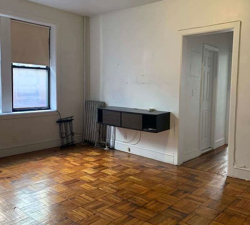 1st image of 541 Isham St #33