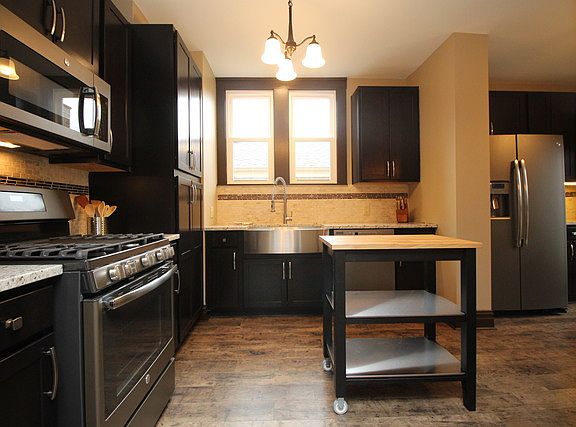 2nd image of 3339 Gustav St