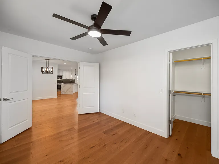 3247 E Roma Ave — Photo 23