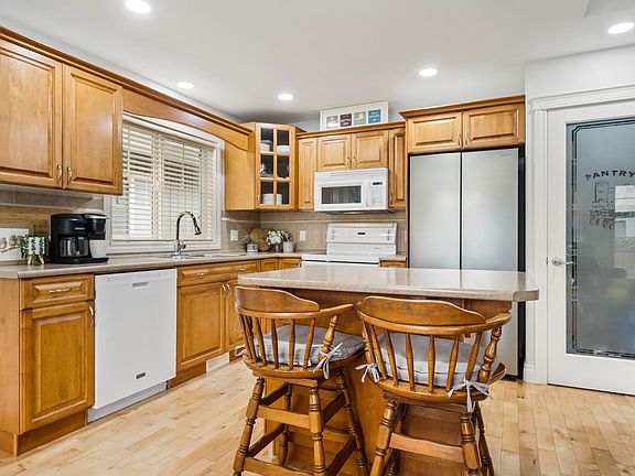 2nd image of 45824 Stevenson Rd #7