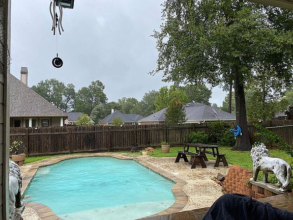 3rd image of 10429 Willoughby Cir