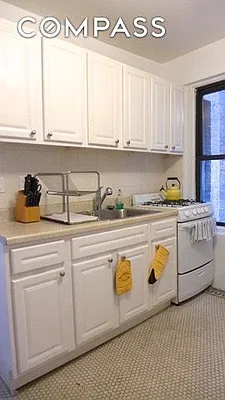 Rented by Compass | media 6