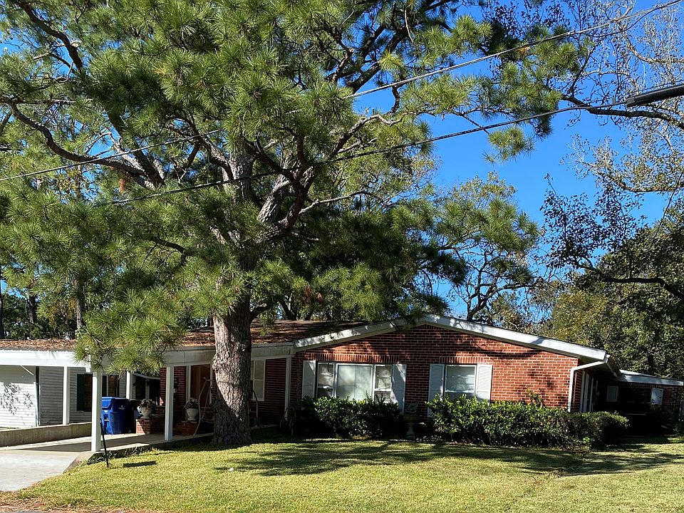 1st image of 1302 Oak Dr
