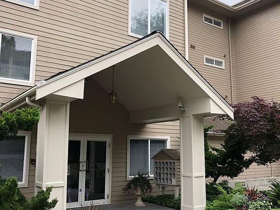 2nd image of 26291 Pennsylvania Ave NE APT 205