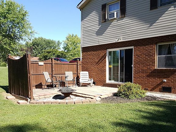 3rd image of 10828 Elm Circle Dr
