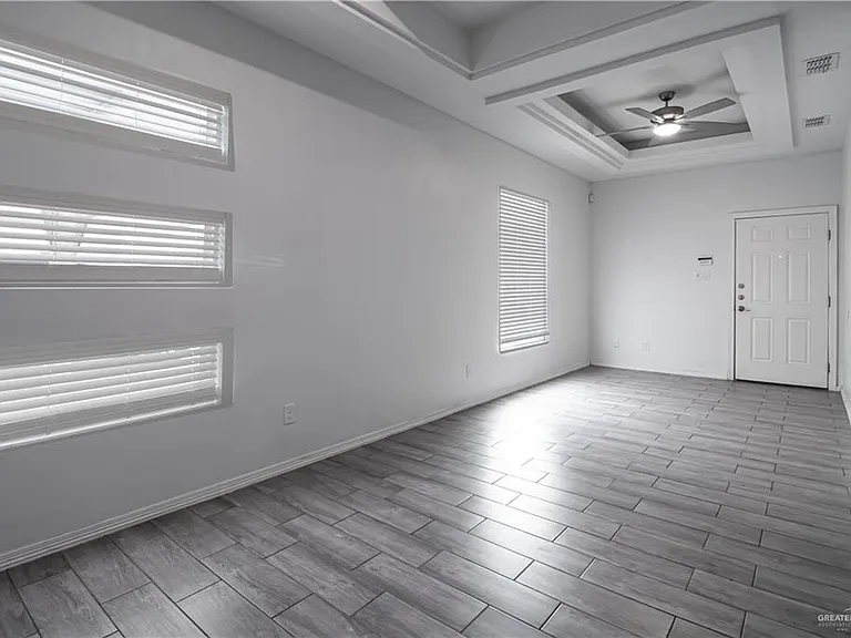 444 E Acacia St #3 — Photo 4