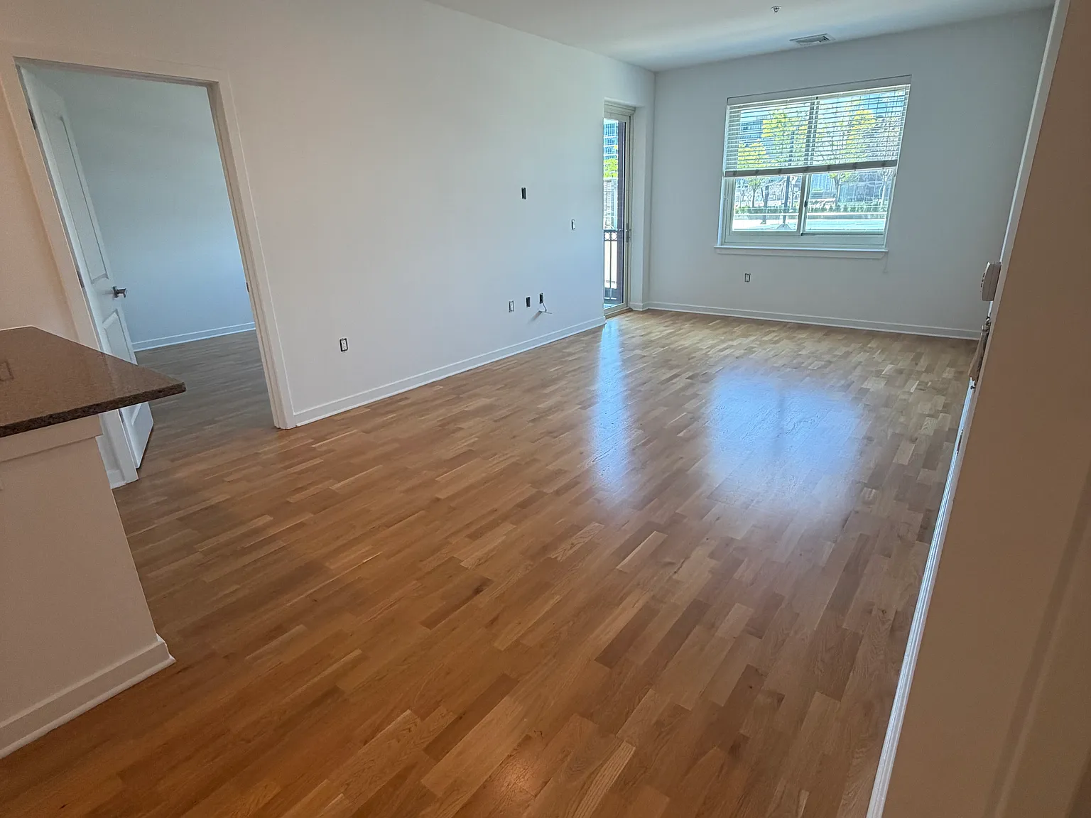 2 bed, 1250 sqft, $4,750 — Photo 2
