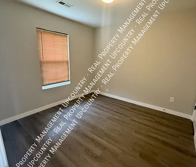 499 Textile Rd — Photo 11