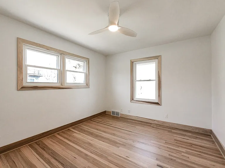 10526 Forrest Dr — Photo 17