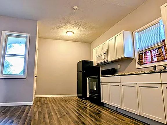 2nd image of 2519 Wirt St
