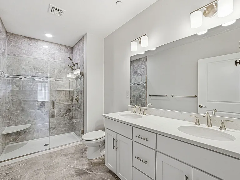 320 Middlesex Ave #D208 — Photo 5