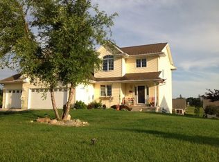 1726 Meadow View Cir, Cedar Falls, IA 50613